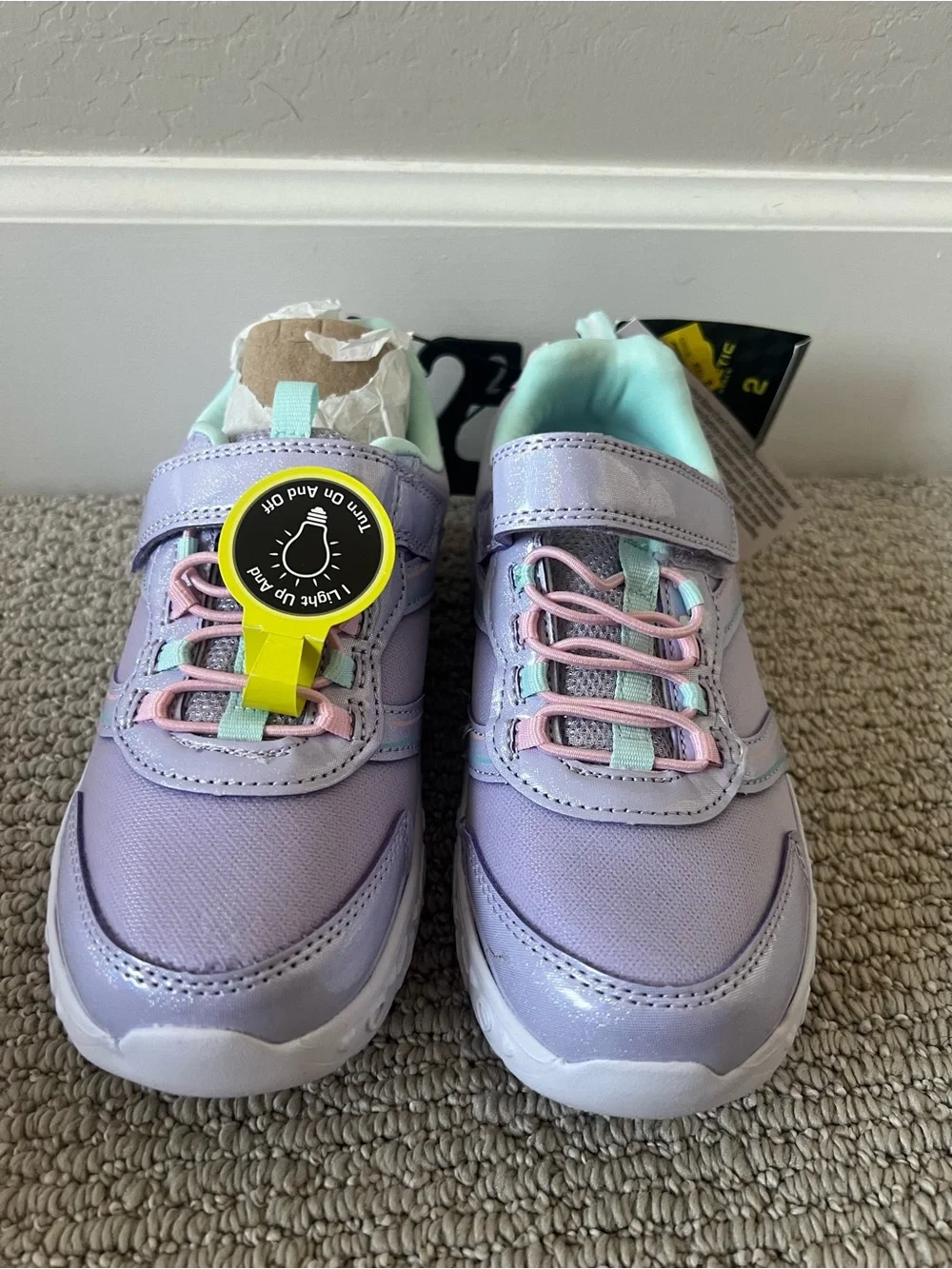 Athletic Works Little Girl & Big Girl Star Light-Up Sneakers size2 NWT $15